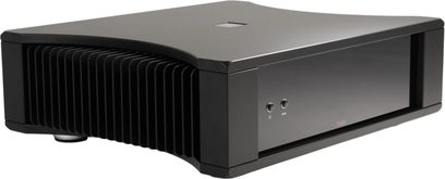 Ampli intégré stéréo Rega Solis noir, façade épurée en aluminium et large dissipateur latéral, vue de trois quarts