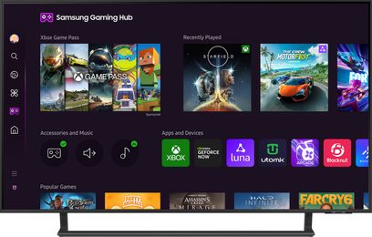 Televizor s vysokým rozlišením TU43DU8575 2024, na obrazovce zobrazující rozhraní Samsung Gaming Hub s různými aplikacemi a hrami