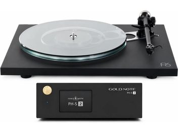 Giradischi Rega P6 nero con piatto trasparente e braccio dritto, con preamplificatore Gold Note PH-5 2 nero