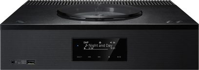 Czarny system hi-fi all-in-one Technics SA-C600EG-K, widok z góry, wyświetlacz LCD pokazujący "Night and Day"