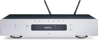 Primare I15 Prisma MK2 zilveren stereo hi-fi versterker, vooraanzicht, zilveren voorkant met centraal LCD-scherm en knoppen