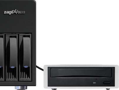 Zappiti NAS, 4K HDR Blu-ray-afspiller, set forfra og fra siden, sort kabinet, frontpanel med 4 drevbåse