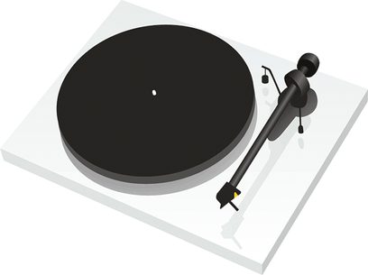 Pro-Ject Debut III sort pladespiller, set oppefra, rund sort tallerken, sort tonarm med modvægt og pickup