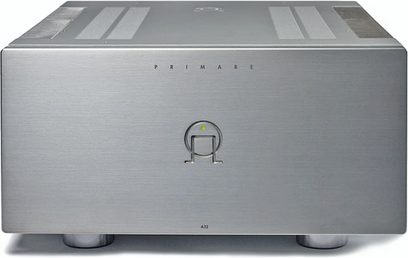 Primare A32 power amplifier, light gray brushed aluminum faceplate, sleek design, chrome knob and feet