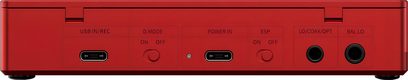 CD přehrávač FiiO DM15 červený, zadní pohled s porty USB-C, koaxiálním optickým výstupem a symetrickým jackem