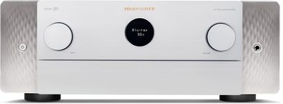 Framsida på en Marantz Cinema 50 hemmabioförstärkare i silver, ren och elegant design