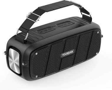 Bluetooth-højttaler Yourban Getone 60 sort, perspektivvisning, rektangulær form, tekstureret frontgitter, øverste knapper, justerbar rem