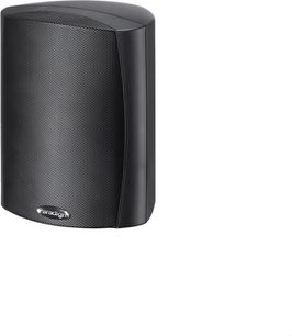 Cassa da esterno Paradigm Stylus 170, vista frontale, griglia perforata nera che copre la superficie anteriore, corpo rettangolare arrotondato
