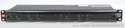 JBL M552 sort grafisk equalizer, frontvisning, 2 rækker med 15 drejelige potentiometre, digitalt display, knapper