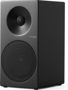 Knihovna Tangent Spectrum II X5 v černé barvě, s trychtýřovým výškovým reproduktorem a basovým reproduktorem s kovovou mřížkou, pohled ze tří čtvrtin