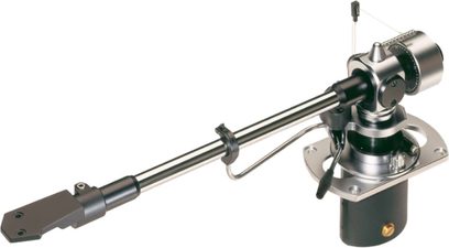 SME M2-9 poleret aluminiumstonearmen med modvægt, tonearmlift og synlige kabler, set fra siden på hvid baggrund