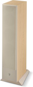 Focal Theva N°2 Standlautsprecher in hellem Eichenholz, Vorderansicht 3/4, Aluminium-Hochtöner, Mittel- und Tieftöner