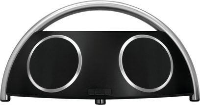 Harman Kardon Go + Play trådløs højttaler i sort, set forfra, to runde sorte højttalere i en oval sølvfarvet kabinet