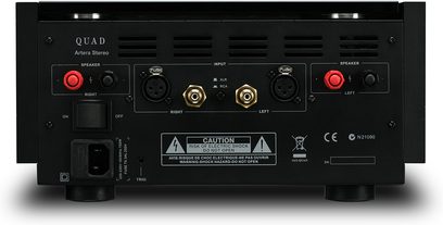 Quad Artera Stereo-forstærker sølv, frontpanel med knapper, stik og indikatorer, frontvisning
