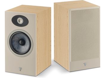 Diffusori da libreria Focal Theva N°1, cabinet e base in rovere chiaro, altoparlanti sotto griglia metallica