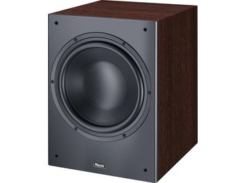Subwoofer Sub 530A, perspektivvy, rektangulärt hölje, träfinish, svart front, cirkulär högtalare