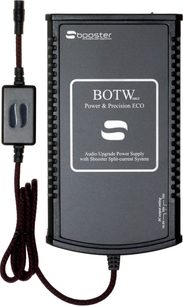 Multiprise Sbooster BOTW Power & Precision ECO černá, pohled zepředu, s pleteným kabelem vínové barvy a černou síťovou zástrčkou