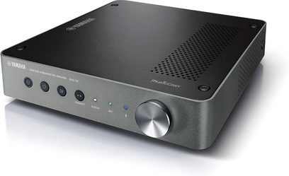 Yamaha WXC-50 DS stereo-forforstærker, frontvisning, mørk grå metalkabinettet, frontpanel med knapper og stik