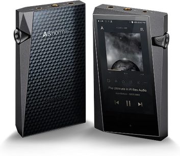 Přenosný audiofilní přehrávač Astell&Kern SR25 MKII v černé barvě, pohled zepředu a z boku, displej zobrazující "This Ultimate in Hi-Res Audio"