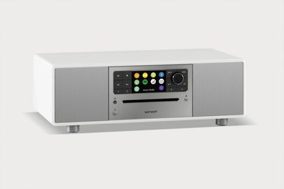 Sonoro Prestige radio in glanzend wit - zilver, vooraanzicht, zijluidsprekers, kleurenscherm en knoppen in het midden