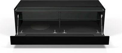 Sortlakeret sort TV-møbel med 2 glaslåger, 2 hylder og 4 forkromede ben, set forfra
