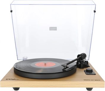 Hi-fi gramofon Enova HIFI Vision 2 SET Beech z osnovo pravokotne oblike v svetlem lesnem zaključku, prozornim dvignjenim pokrovom, črnim okroglim pladnjem, črno vinilno ploščo z rdečo osrednjo nalepko, črno ročico z vidno iglo, črnimi nogicami in črnimi gumbi na desni strani.