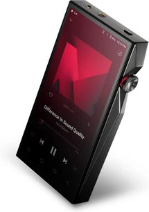 Astell&Kern SP4000 audiophile-afspiller, sort facetslebet metalkabinet, fuldskærms touchdisplay, rød baggrundsbelyst rillet drejeknap på højre side, dobbelt forgyldte hovedtelefonudgange på øverste kant, skråt forfra set