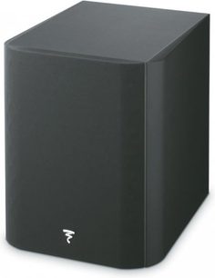 Focal SUB 300 P sort baskabin, kubisk form, frontpanel med hvidt Focal-logo nederst til højre