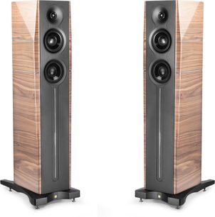 Diffusori da pavimento Gold Note A6 EVO II noce opaco, frontale nero con tre altoparlanti su base con punte