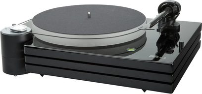 Hi-fi pladespiller Music Hall MMF 9.3 sort, 3/4 forvisning fra øverst højre, rund pladespiller, tonarm, sort finish