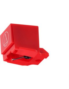 Rød Audio Technica ATN91R diamantnål til pladespiller, plastkrop med hvidt logo, set i trekvart profil