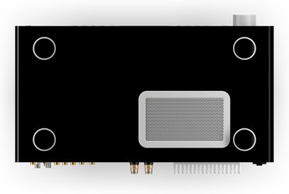 Sistema audio Sonoro Maestro Quantum nero opaco, vista frontale, con 4 altoparlanti circolari e uno schermo rettangolare centrale
