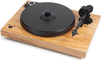Pro-Ject 2 Xperience SB DC oliven træplade, mat sort plade, sort tonarm, på lys træsokkel