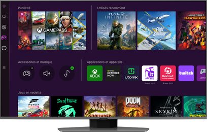 Samsung TQ65Q80C 2023 fladskærms-TV med brugergrænseflade, der viser videospil, apps og tilbehør