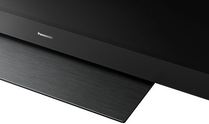 Panasonic TX-55GZ2000E fladskærms-TV, set fra siden, sort flad skærm, mørkegrå bundramme med hvidt logo