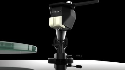 Gramofon hi-fi Pro-Ject T2 W czarny lakierowany, zbliżenie na czarno-białą wkładkę gramofonową zamontowaną na ramieniu odczytowym, talerz z przezroczystego szkła