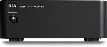 NAD CS1 nettverksaudiospiller, nøktern svart front med logo, modellnavn og LED, minimalistisk stil