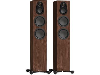 Monitor Audio Silver 300 8G ceviz kaplamalı kule tipi hoparlör çifti, siyah hoparlörlerle önden görünüm