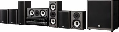 Domácí kino Onkyo HT-S9100THX sestávající ze 7 černých reproduktorů a černého zesilovače se stříbrným čelním panelem