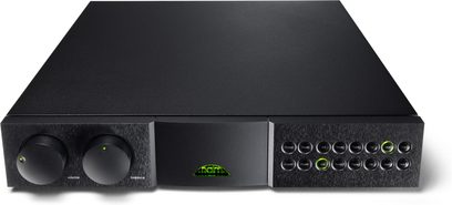 Preamplificatore stereo Naim Audio NAC 282 nero con frontale in alluminio spazzolato, due manopole e display verde al centro