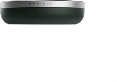 Dálkový ovladač hifi DEVIALET Remote Deep Forest tmavě zelená, matný povrch a stříbrný horní kroužek, pohled zepředu
