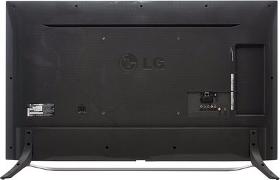 LG 49UF778V-tv, set forfra, slukket skærm, stik på bagsiden, sølvfarvet V-fod