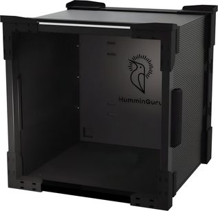 HumminGuru FlexiCube módulo de arrumação preto com estrutura cúbica nervurada, vista em três quartos com porta aberta