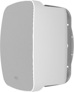 Klipsch PSM-650-T witte buitenluidspreker, driekwartaanzicht met frontrooster en muurbeugel
