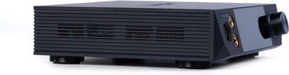 Luxsin Audio X8 fekete hi-fi fejhallgató-előerősítő, kompakt fémház szellőző előlappal, jack csatlakozóval és nagyméretű hangerőszabályzó gombbal