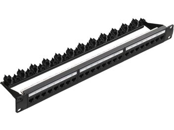 Панель комутації 24 x RJ45 CAT6 чорного кольору з 24 пронумерованими портами на передній панелі та чорною пластиковою зубчастою задньою опорою