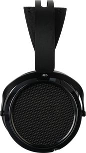 Sort Hifiman HE6 Remastered-hi-fi-hovedtelefoner, set forfra, med stort cirkulært gitter og polstret hovedbøjle