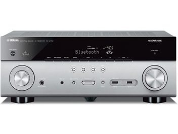 Yamaha RX-A750 namų kino stiprintuvo priekis, stačiakampio formos, šlifuoto metalo, titano spalvos, su LCD ekranu, mygtukais ir lizdais