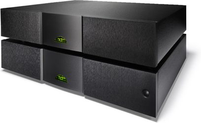 Naim Audio NAP 300 sort effektforstærker, frontvisning, to niveauer, sort front, to grønne LED'er tændt