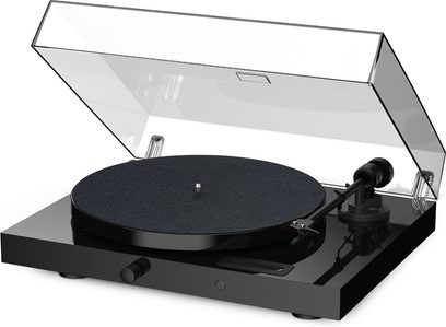 Pro-Ject Juke Box E1 yüksek kaliteli plak çalar, parlak siyah taban, şeffaf kaldırılabilir kapak, siyah dairesel plak tablası ve siyah ton kolu